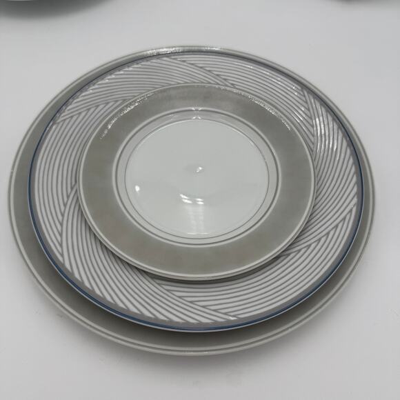 Vintage Salad Plates in Twill Blue by Dansk Set of 4, 9 inch - Picture 8 of 10